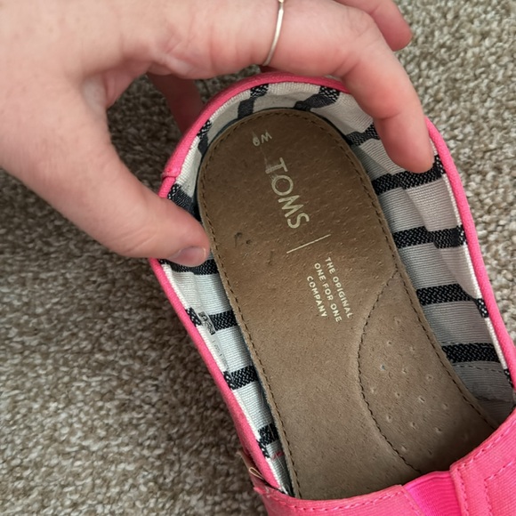 Toms - Picture 4 of 7